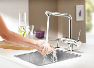 Дозатор жидкого мыла GROHE Cosmopolitan 40535000 Хром