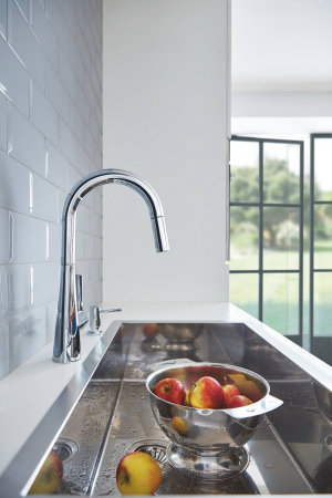 Дозатор жидкого мыла GROHE Cosmopolitan 40535000 Хром