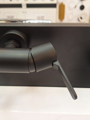 Смеситель для ванны AltroBagno Unione 0221 MB Черный матовый