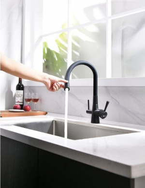 Смеситель для кухни с подключением к фильтру с питьевой водой Lemark Comfort LM3075BL Черный